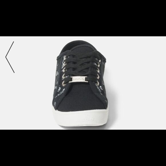 🔥🔥NWT BEBE Denya Logo Sneakers in black . Size 8.5 - Picture 4 of 6